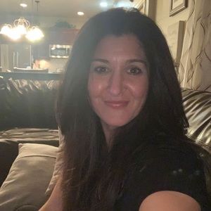 Meet your Posher, Monique